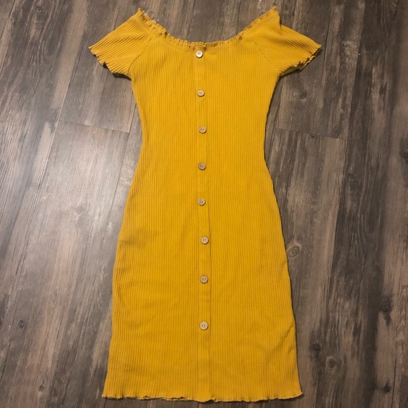 Dresses & Skirts - Fitted Short Sleeve Button Down Yellow Dress